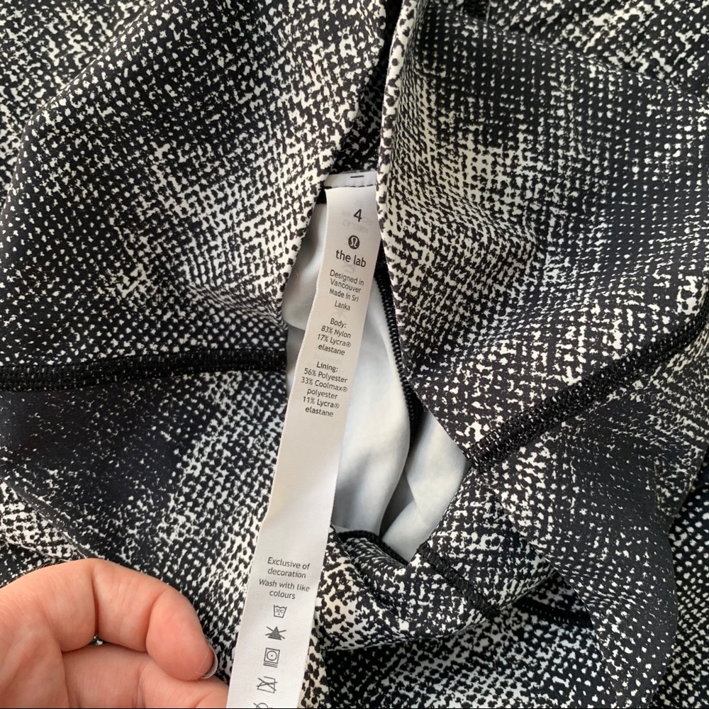 Lululemon Black White Patterned Leggings Size 4 - Picture 8 of 8